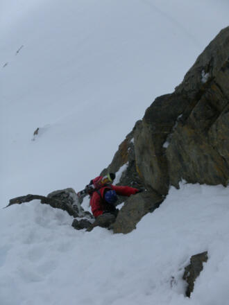 kurze Kletterstelle in brüchigem Fels (II)