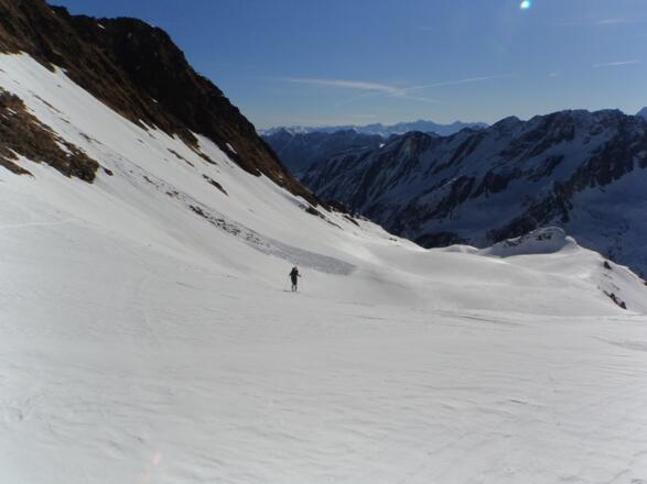 Blick zurück über das Aufstiegsgelände.
