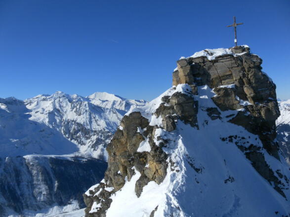 Rückblick zum alpinen Finale, links Schafkarkogel vor Gr. Wiesbachhorn und H. Tenn