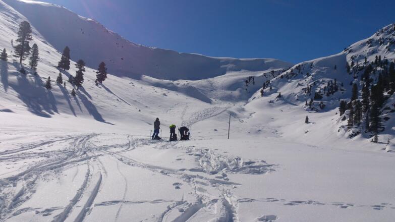 Blick zurück der Schellenberg verschwindet links im Bild.