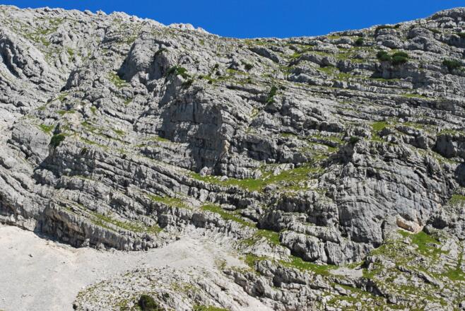 Die Aufstiegsroute auf den Hebenkas-Ostgrat …