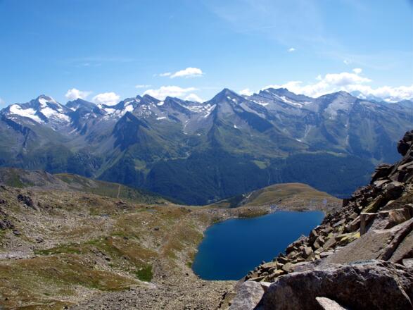 Blick zu Waldnersee in Südtirol