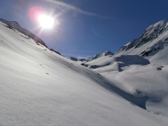 Schlüsselstelle Querung , im Hintergund Gipfel