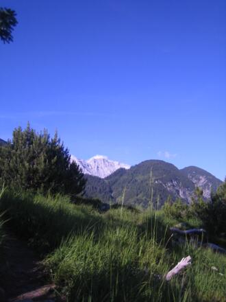 Blick Richtung Zunterköpfe und Kaisersäule mit dem Bettelwurf im Hintergrund