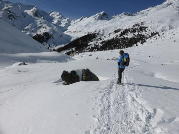 Die Schweinfurter Hütte ist zu sehen.