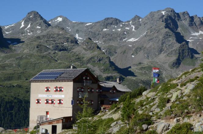 Von außen schmucklos, aber innen liebenswert und freundlich bewirtschaftet: die Kasseler Hütte.