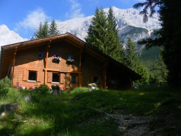 Neue Alplhütte