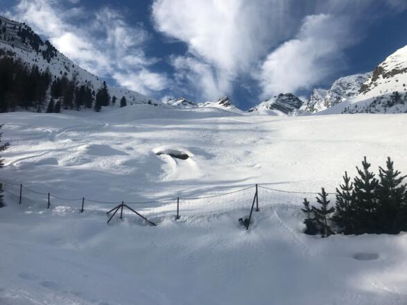 Kurz vor der Neubergalm mit Blick zum Kaunergrat