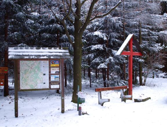 Rotes (Weg) Kreuz 880m