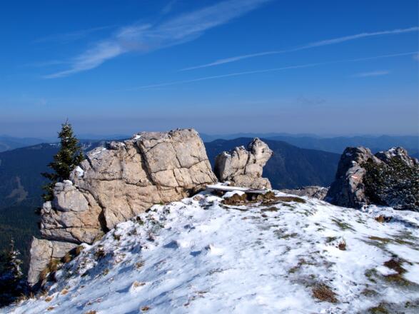 Aussichtsreicher Rastplatz auf 1660 m