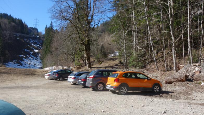 Skitouren-Parkplatz ~830m