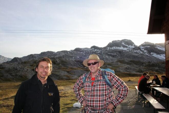 auf der Hütte noch ein Plausch mit Hüttenwirt Stefan