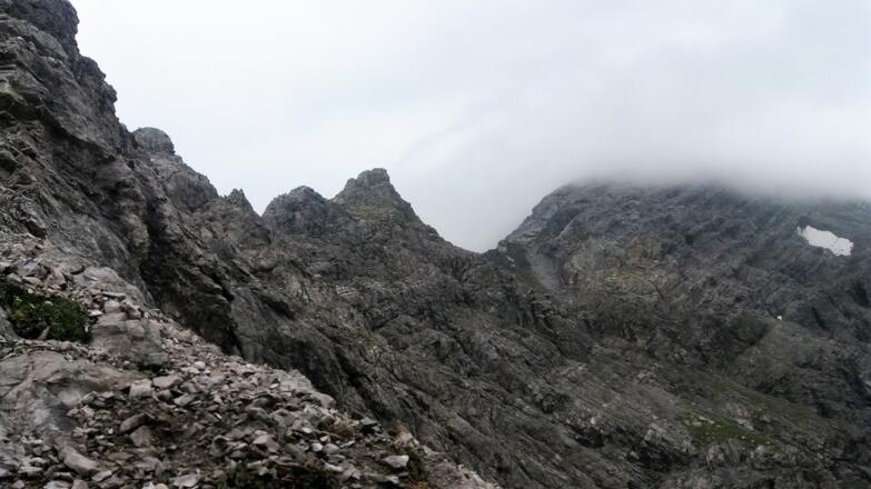 Spusagang im Abstieg von Mannheimer Hütte zum Nenzinger Himmel.