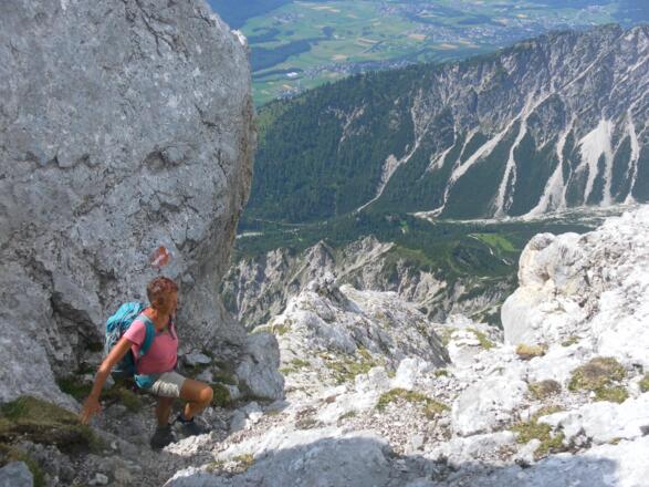 Tiefblick zur Alplhütte