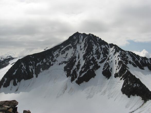 Der Wilde Freiger 3418 m vom Gipfel des Aperen Freiger.