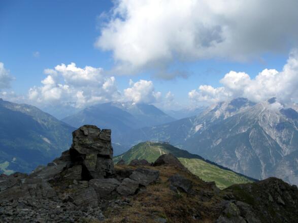 Blick zur Bergstation der Venet Bahn.