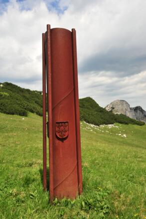Eisenstraßen Skulptur „Dreiklang“ am Tanzboden