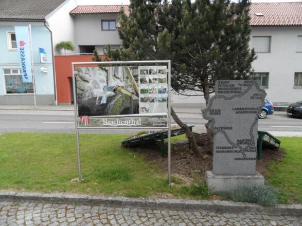 Infotafel am Marktplatz Reichenthal