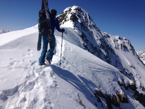 Die letzten Meter zum Gipfel über den Grat