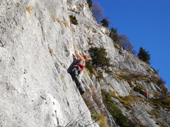 Die schwierige Stelle in der 2. Seillänge kann A0 geklettert werden.