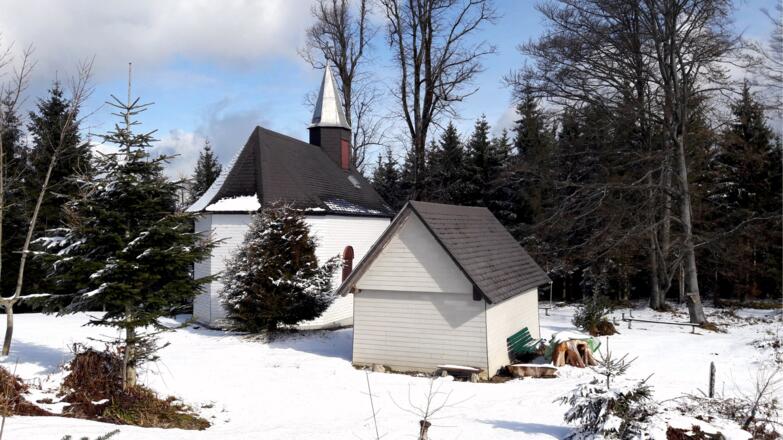 Richtberg 1036m mit Blick zur Kapelle 1024m