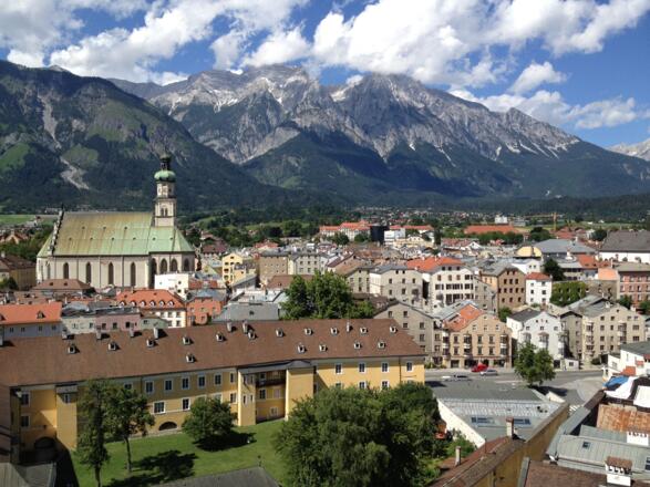 Hall in Tirol mit Bettelwurf