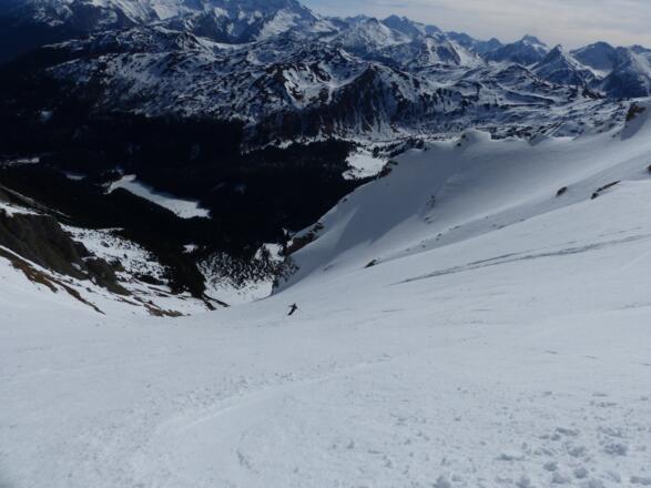 Bei zischendem Firn in der Kachelstube.
