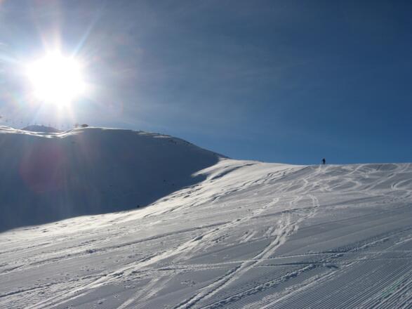 Über dem Rücken gehts dann aufwärts Richtung Gipfel.