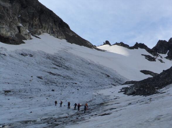Am spärlichen Rauhkopfgletscher hinauf zur Rauhkopfscharte (Sonne)