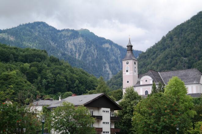 Der Ort Ebensee mit dem Feuerkogel dahinter.
