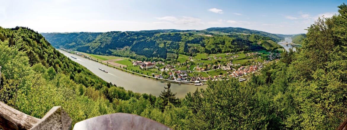 Blick auf Engelhartszell