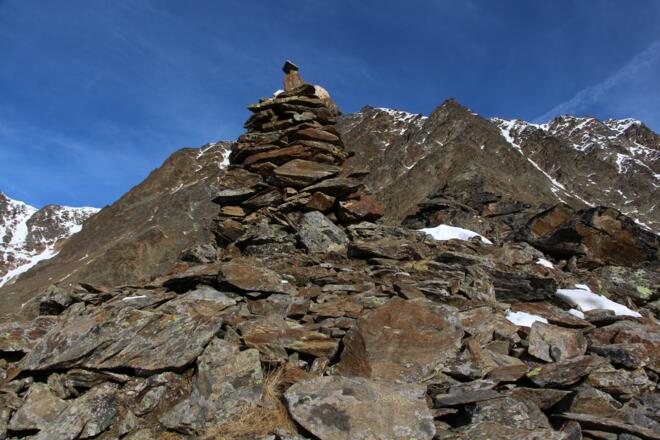 Ab und zu erleichtern Steinmänner die Wegfindung