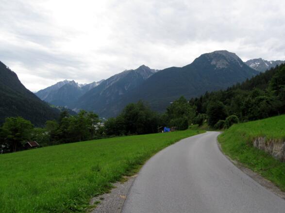 Weiterfahrt Richtung Imst und Richtung Bundesstraße.