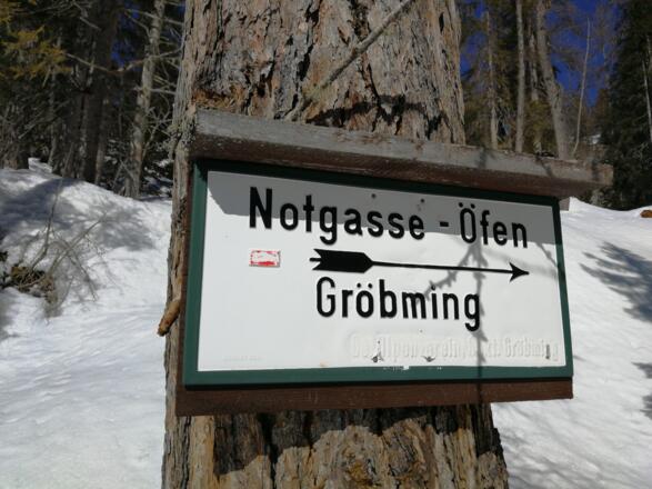 Wegweiser in die "Notgasse"