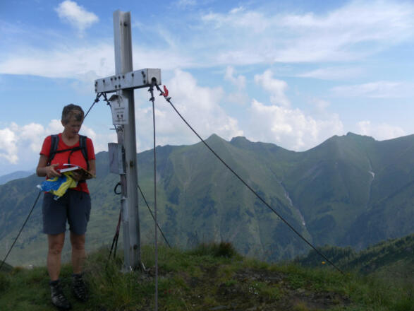 Kreuzköpfl mit Blick nach Norden zu den Drei Brüdern
