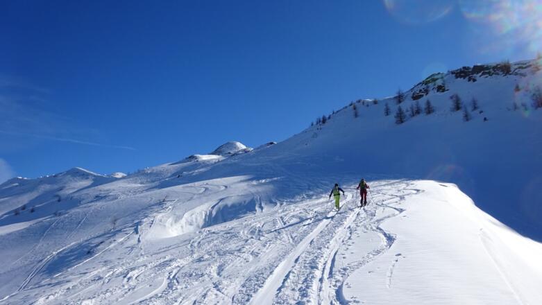 Der runde Höcker in der Bildmitte ist der Windbichl, der erste "Gipfel" im Kammverlauf zur Gammerspitze.