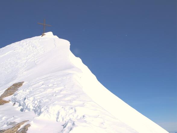 Südgrat mit Gipfelkreuz der Gefrorenen Wandspitze 3286m