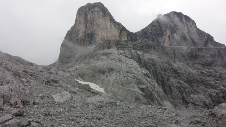 der mittlere (links) und der große Turm