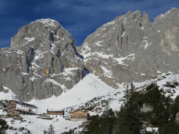 links die Gruttenhütte, mittig das Kar zur Roten-Rinn-Scharte