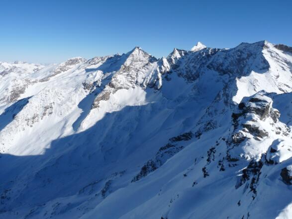Blick nach Norden auf Kl. Kaserer, Olperer, Fußstein und Schrammacher.