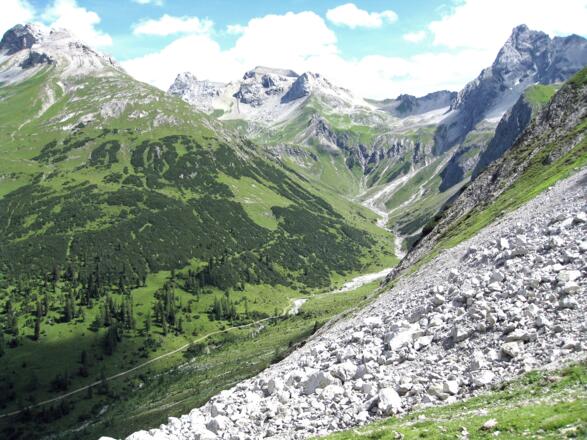 Kaisertal mit Kälberlahnzugjoch, Lechtaler Wetterspitze, Feuerspitze und Vorderseespitze