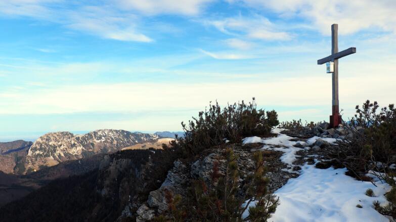 Schwalbenmauer 1657m Kreuz