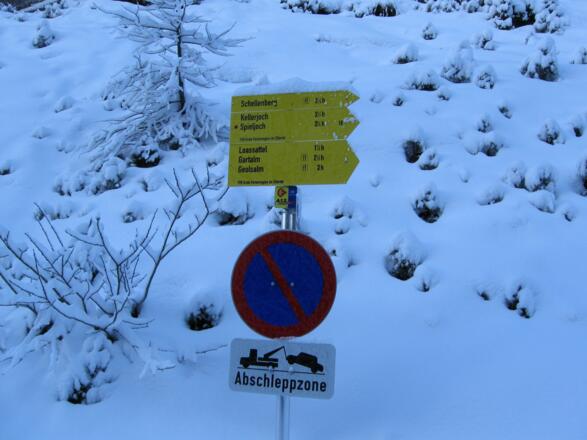 Wegweiser am Beginn der Route.