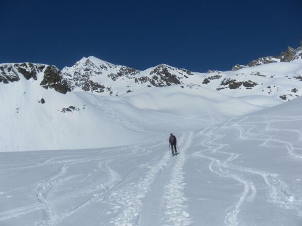 unter dem Rositzkogel links zum Mittleren und rechts zum Nördlichen Löcherferner