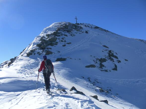 evt. Skidepot unter dem Gipfelgrat