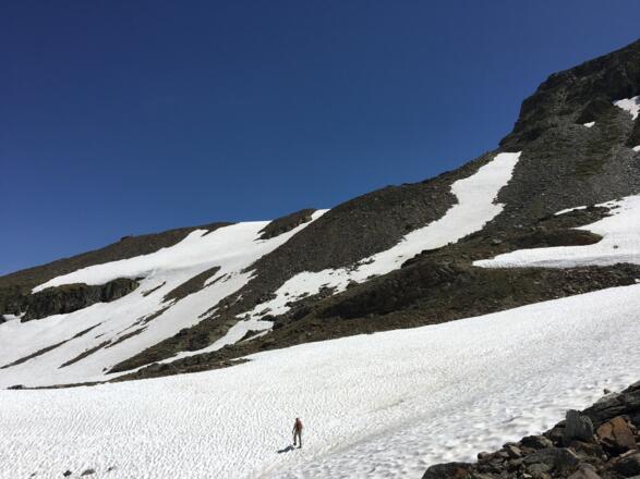 Letzte Schneefelder auf dem Weg zum Rauher Kopf