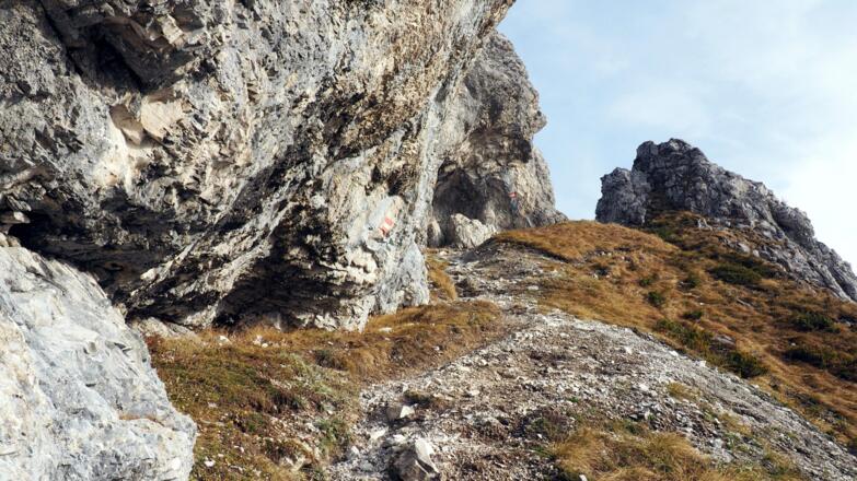 Ab- bzw. Anstieg vom Klettersteig-Einstieg zur Frauenmauer-Höhle
