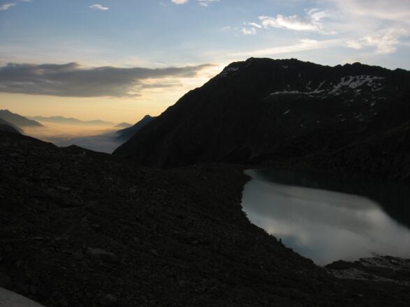 Blick zurück zur Blauen Lacke und dem Stubaital