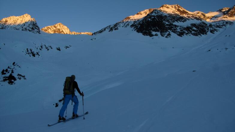 Oberhalb des unteren Latschengürtels.