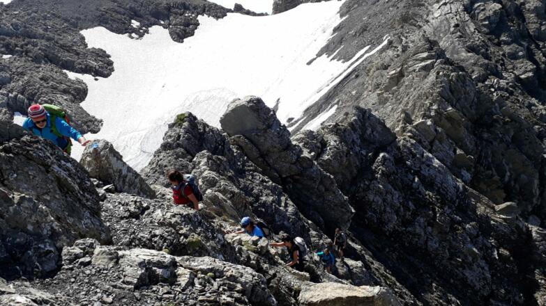 Der schmale Grat zum Gipfel